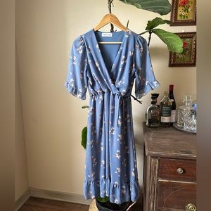 Citrus and Lemon blue floral dress. Size small. Great quality.